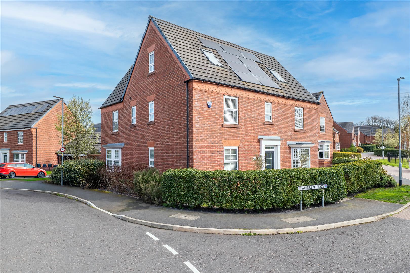 6 bed property in Whiteleaf Place, Leyland